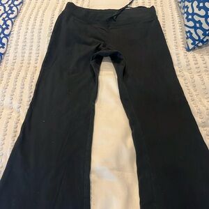 Brandy Melville Hillary Yoga Pants - Black